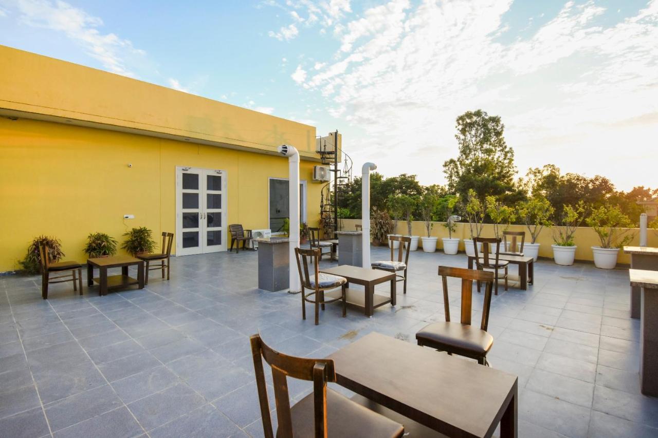 Oyo 75460 Sky High Residency Ξενοδοχείο Λουντιάνα Εξωτερικό φωτογραφία