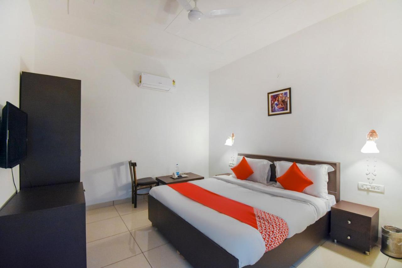 Oyo 75460 Sky High Residency Ξενοδοχείο Λουντιάνα Εξωτερικό φωτογραφία