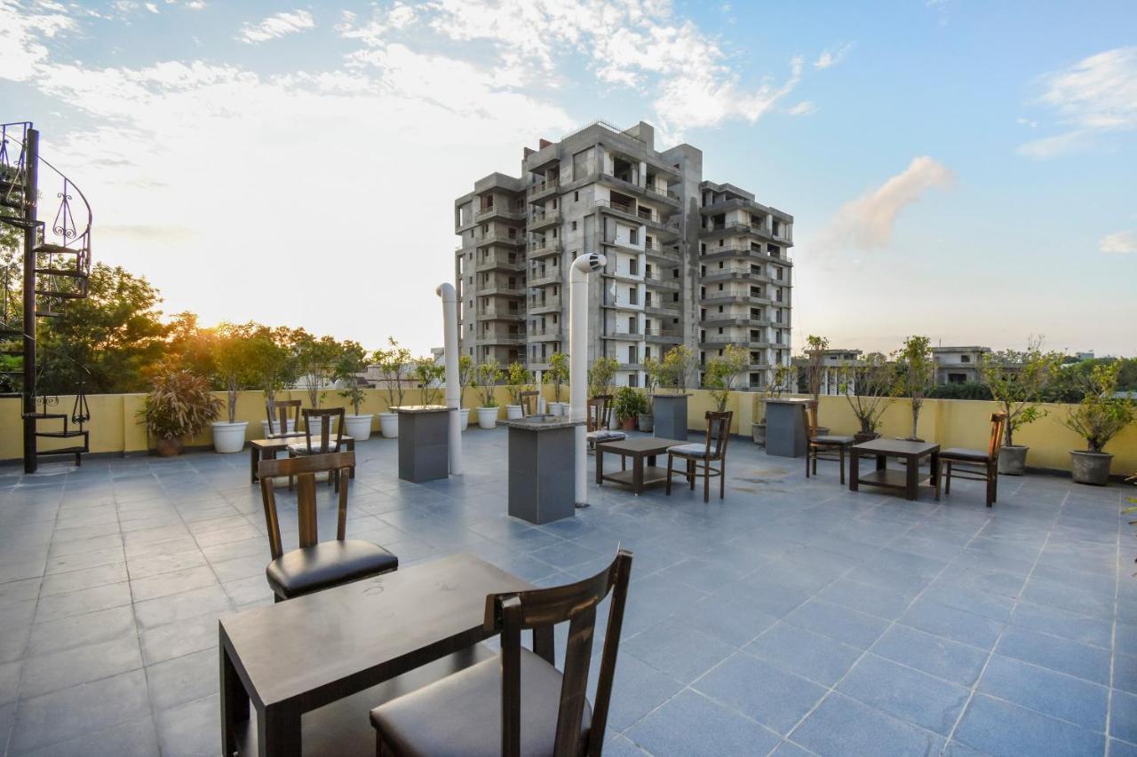 Oyo 75460 Sky High Residency Ξενοδοχείο Λουντιάνα Εξωτερικό φωτογραφία